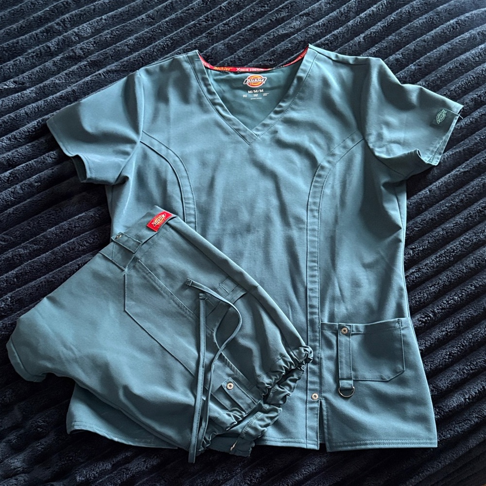 Dickies Women's Scrub Set in Teal